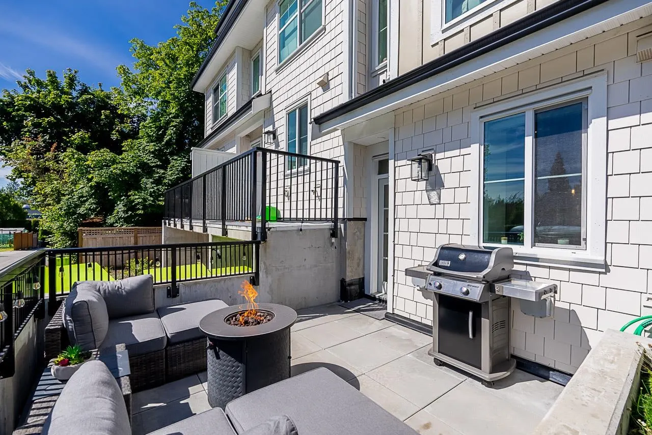 120 707 Robinson Street