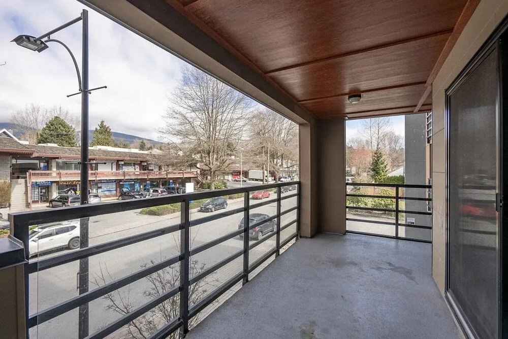 202 857 W 15th Street