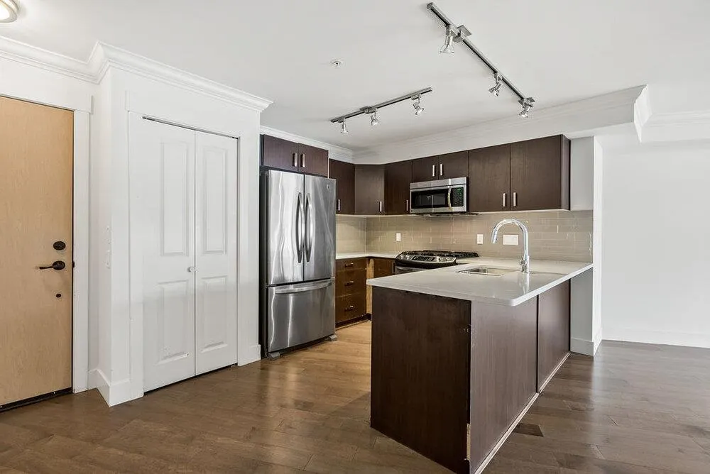 202 857 W 15th Street