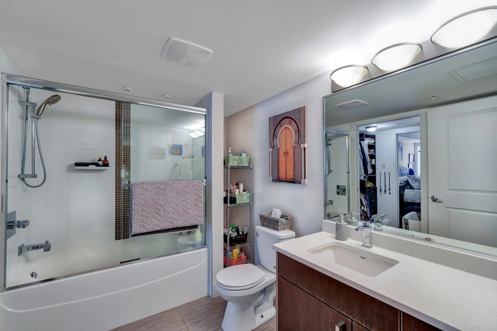 202 857 W 15th Street