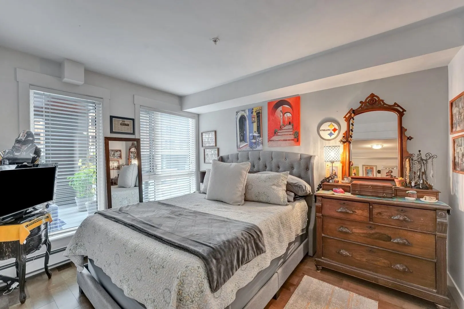 202 857 W 15th Street