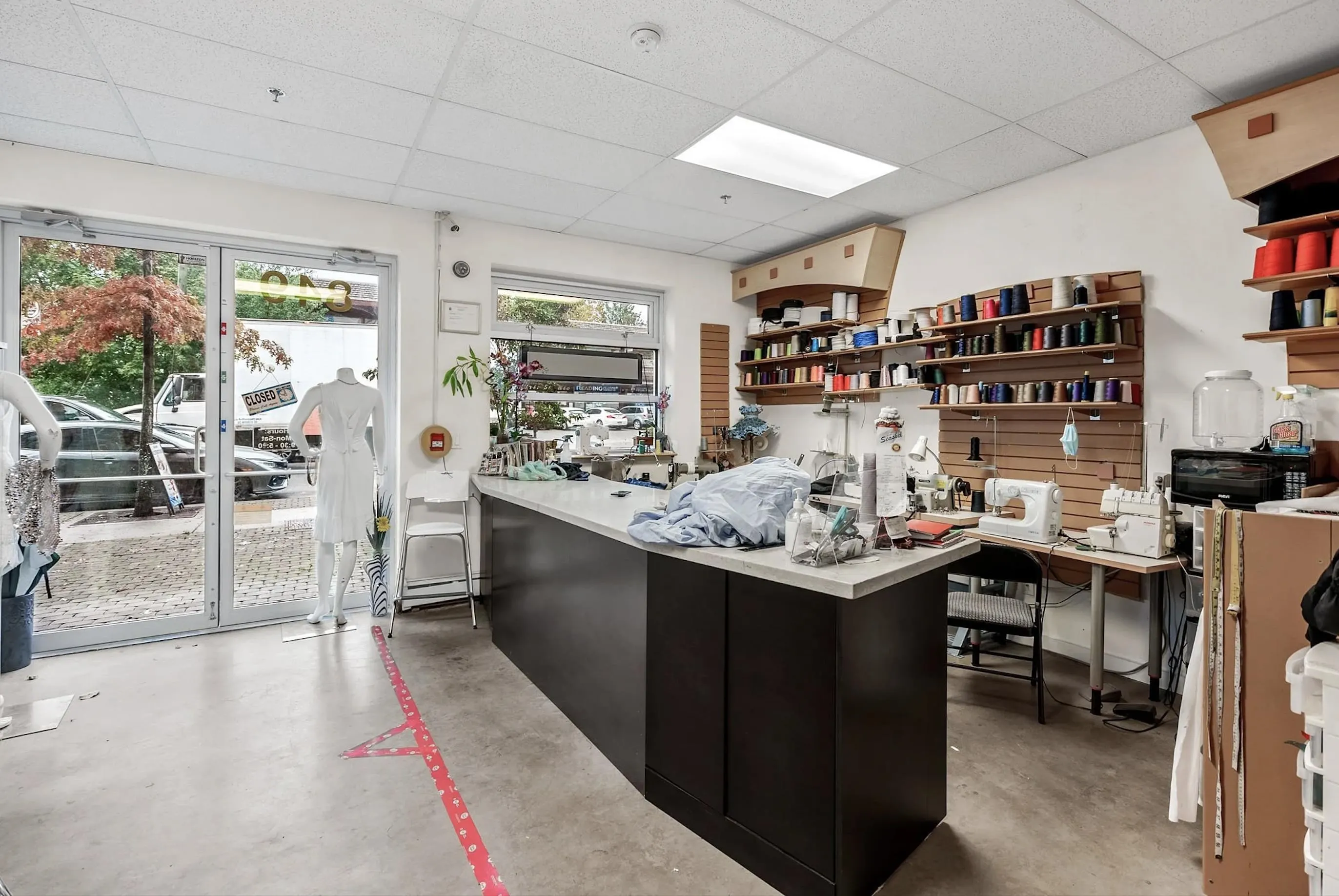 202 857 W 15th Street