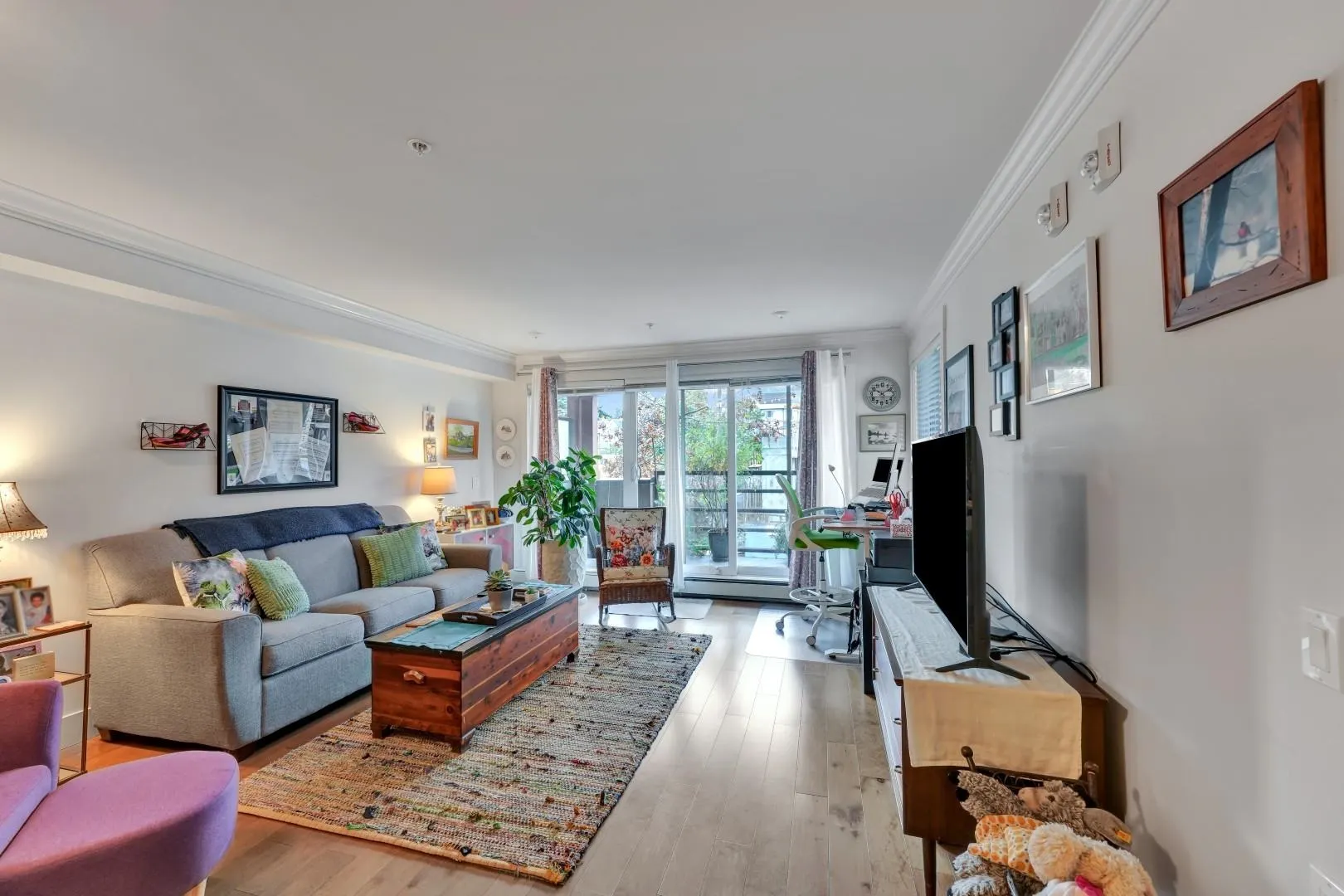 202 857 W 15th Street