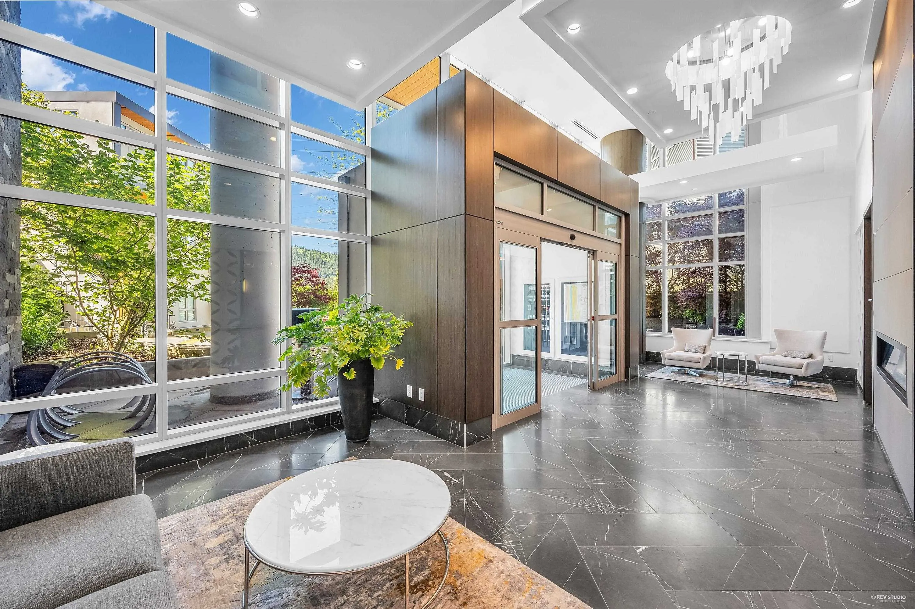 2508 520 Como Lake Avenue