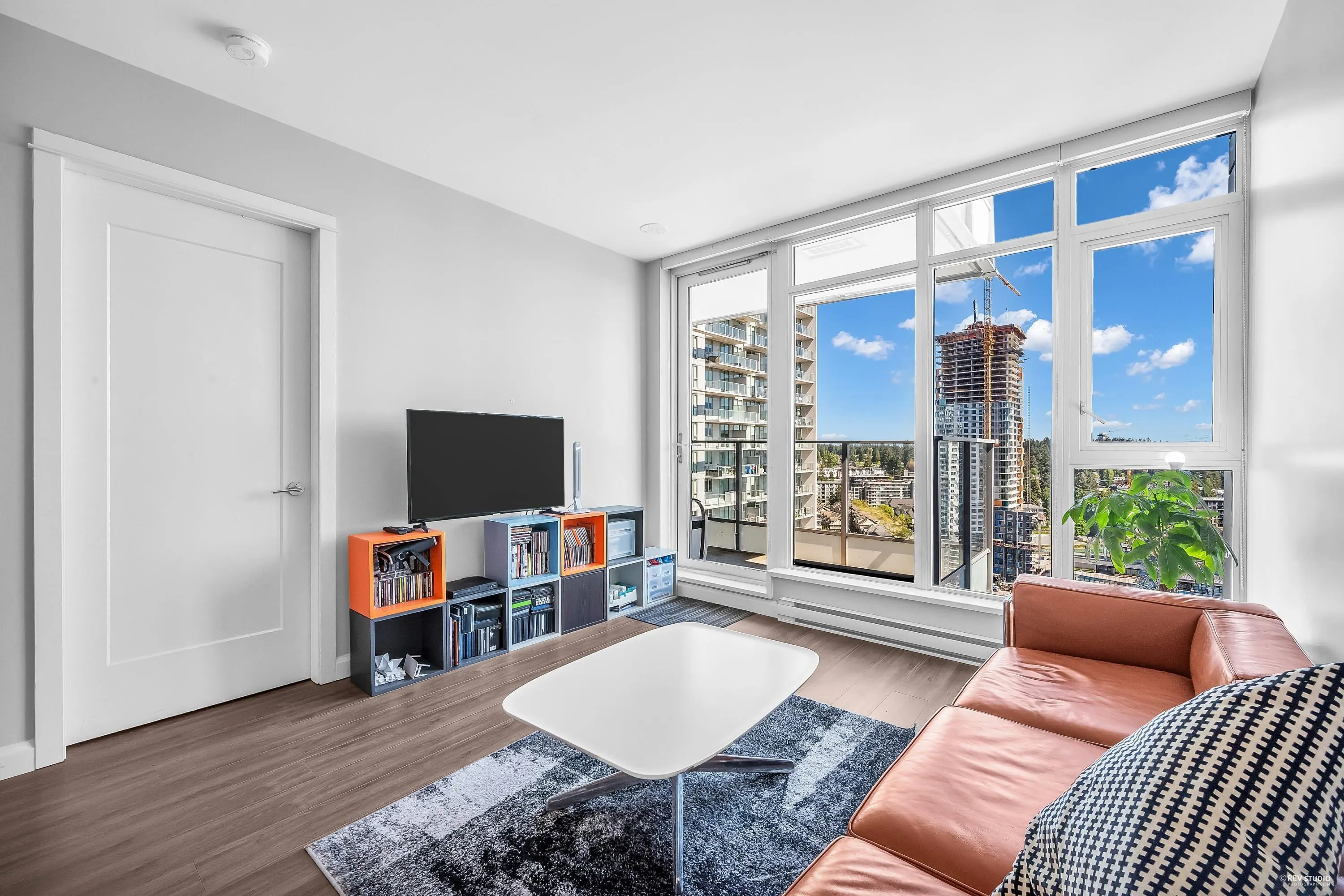 2508 520 Como Lake Avenue