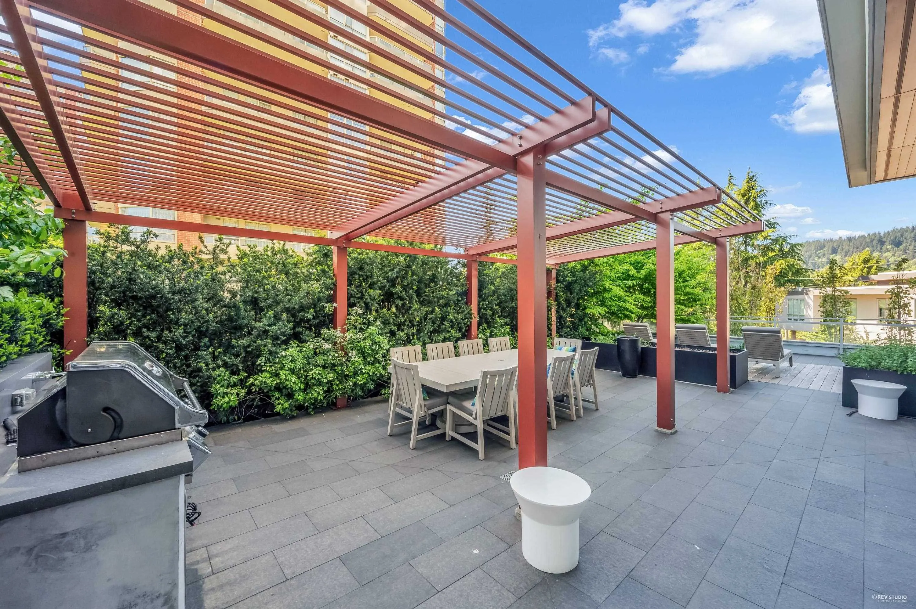 2508 520 Como Lake Avenue