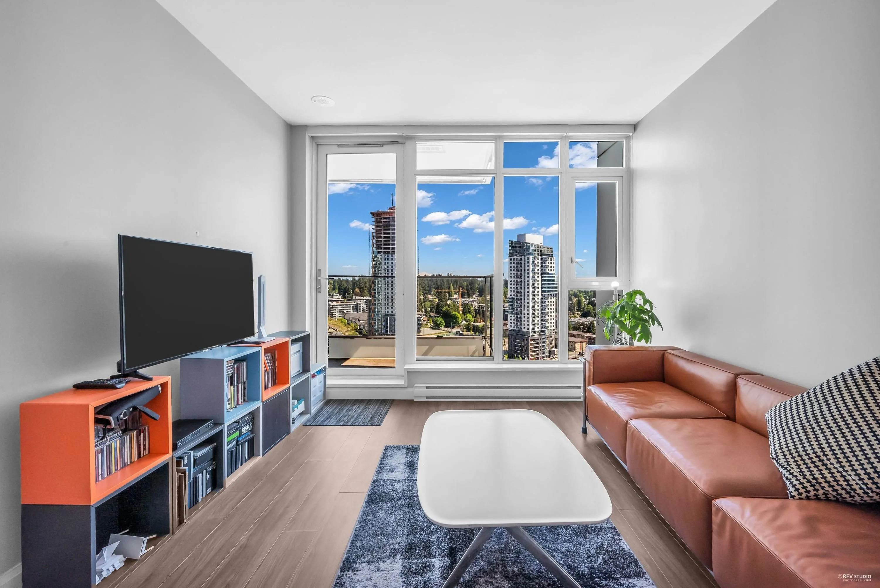 2508 520 Como Lake Avenue