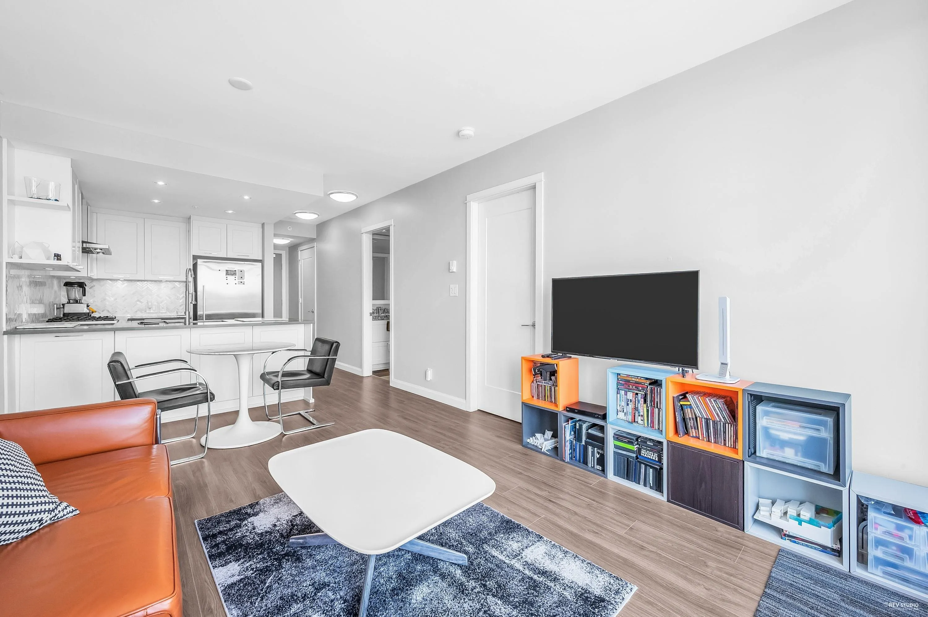 2508 520 Como Lake Avenue