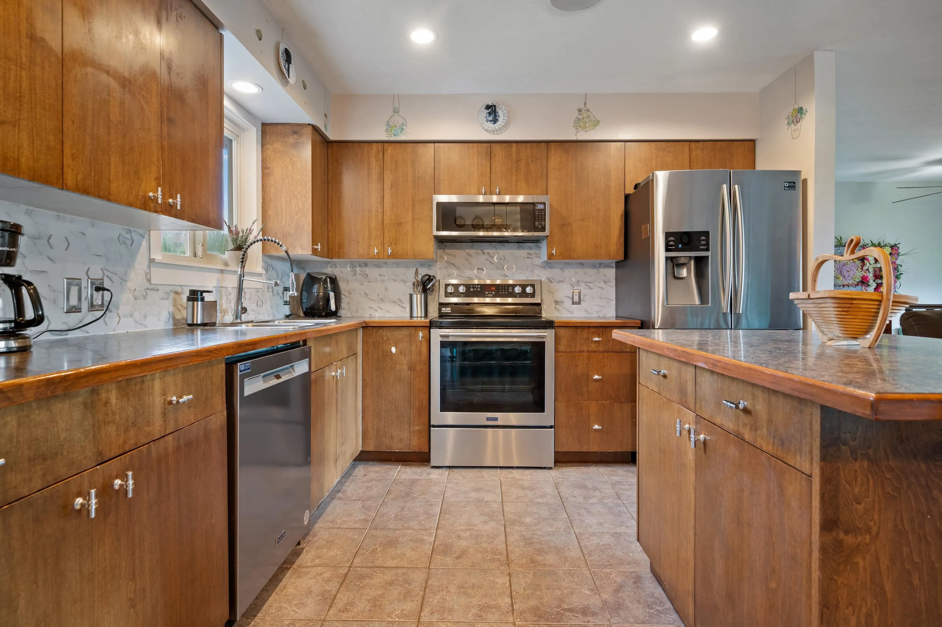 45305 Paisley Avenue