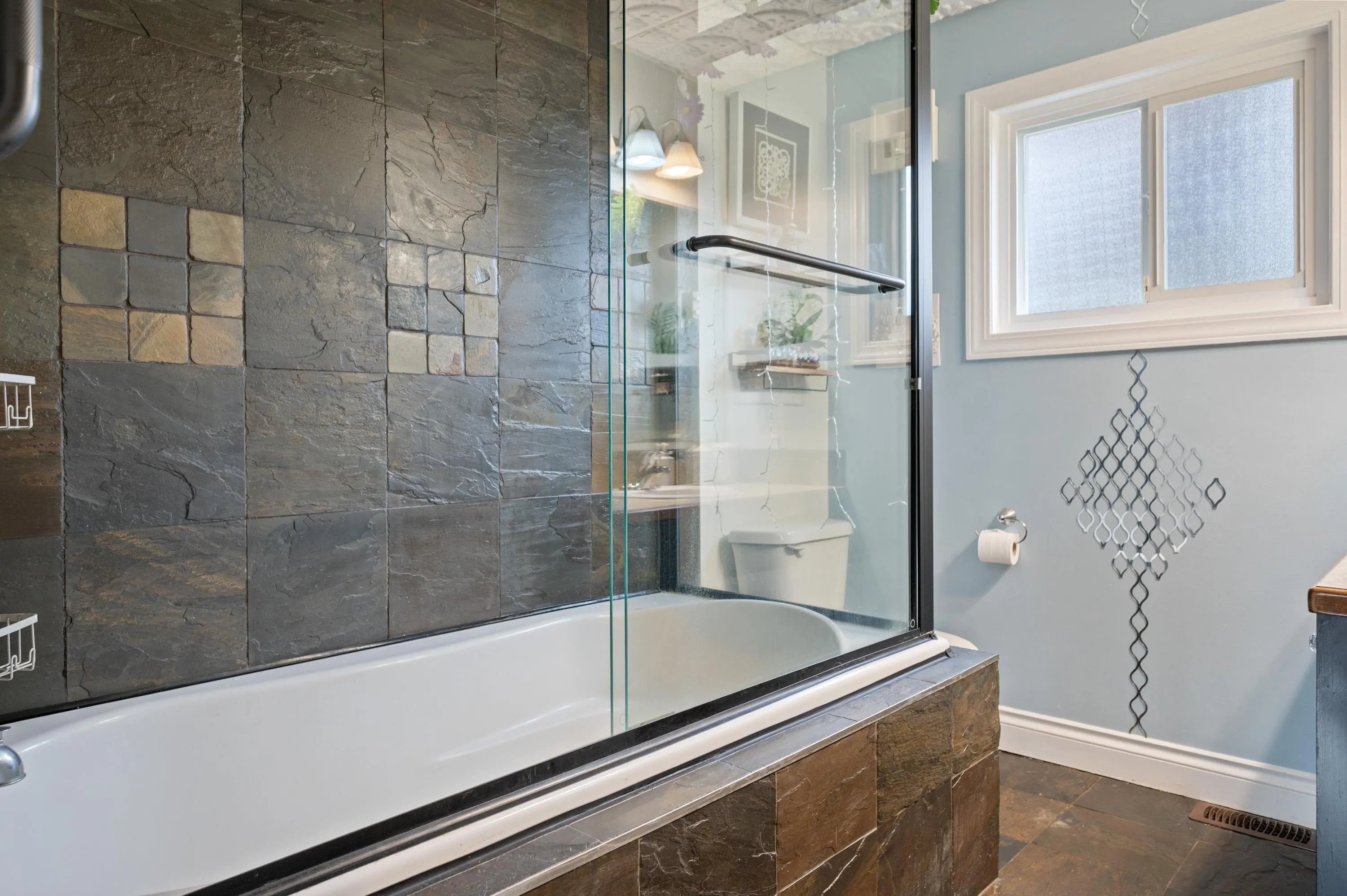 45305 Paisley Avenue