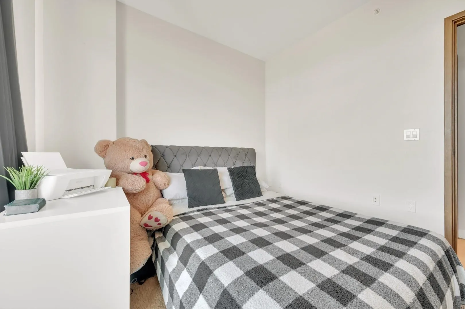 3903 13495 Central Avenue