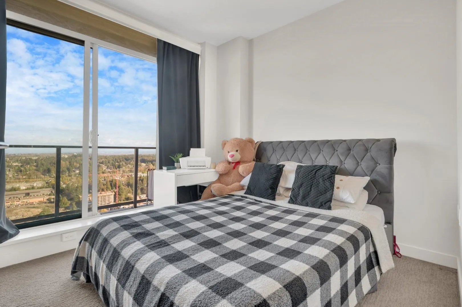 3903 13495 Central Avenue