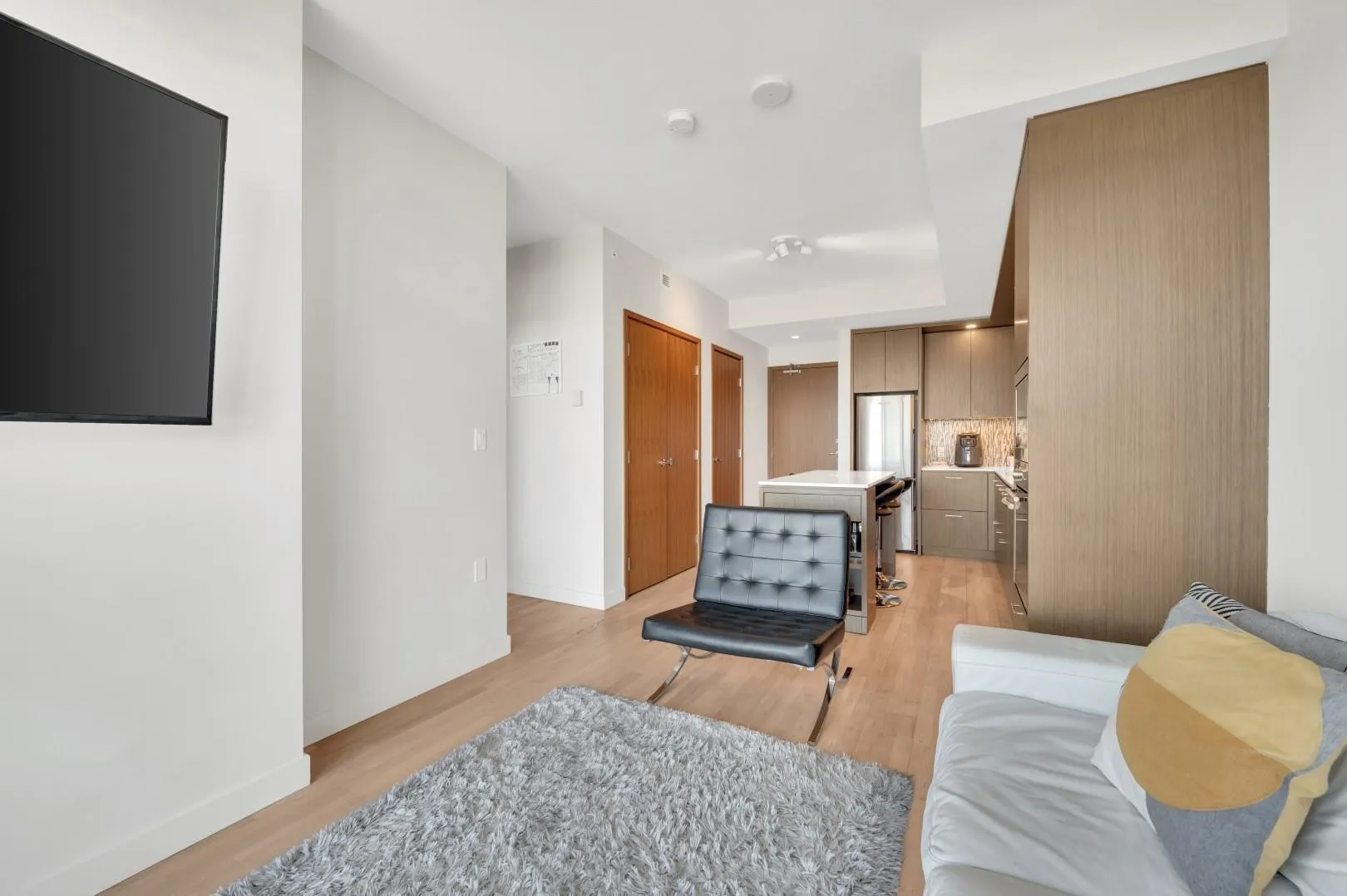 3903 13495 Central Avenue