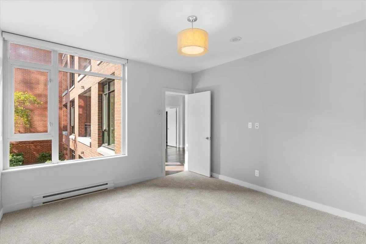 201 2321 Scotia Street