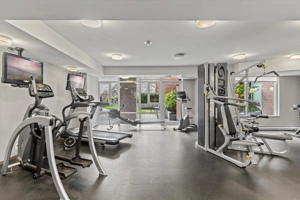 201 2321 Scotia Street