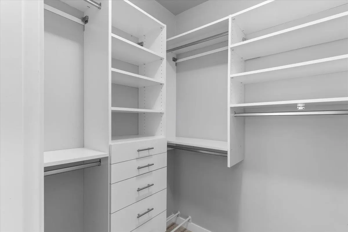 201 2321 Scotia Street