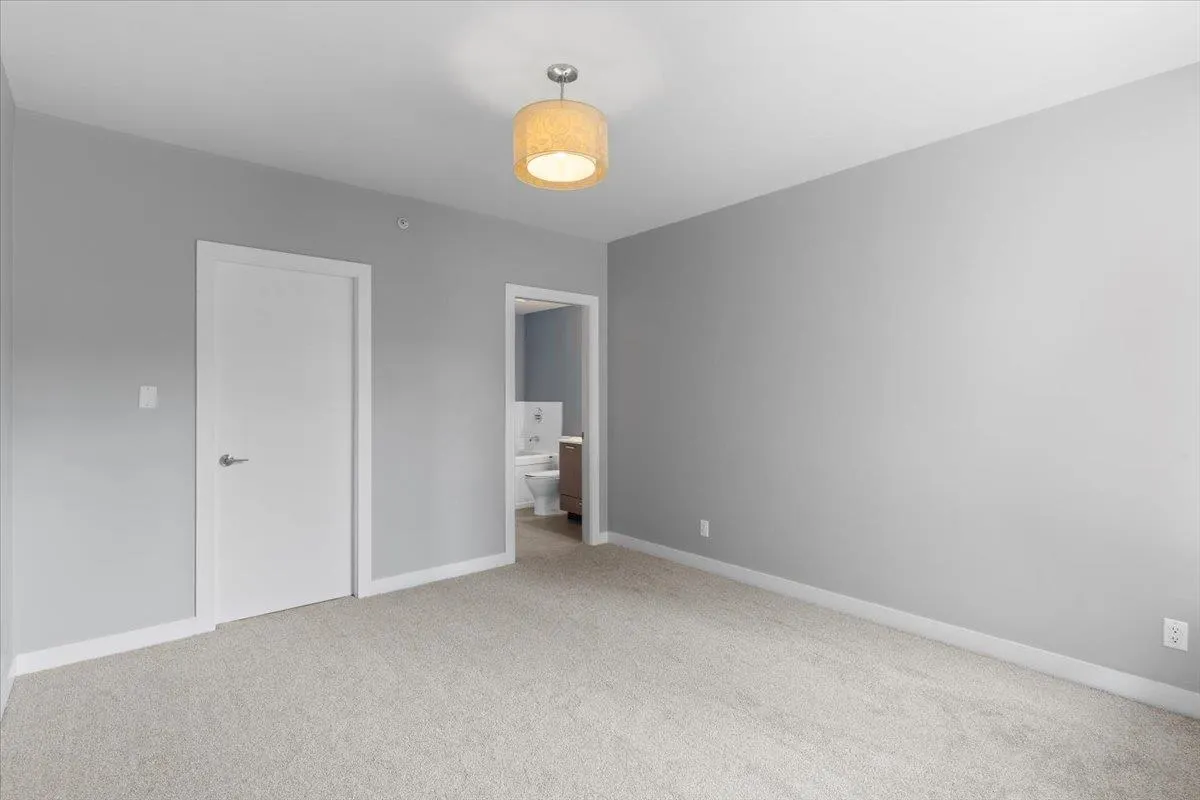 201 2321 Scotia Street