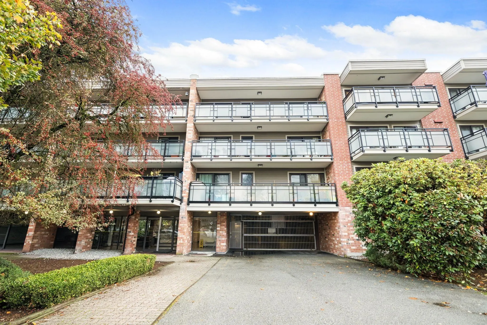 207 360 E 2nd Street