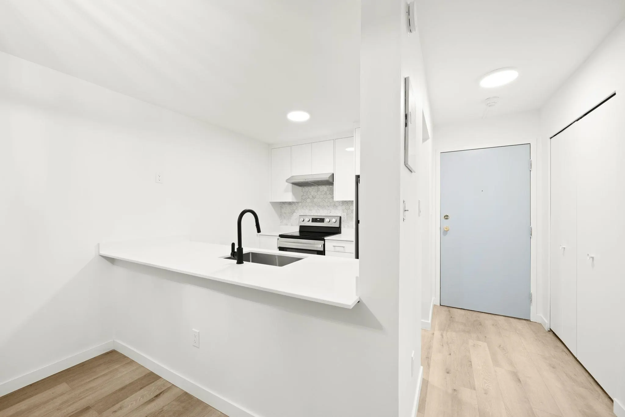 207 360 E 2nd Street