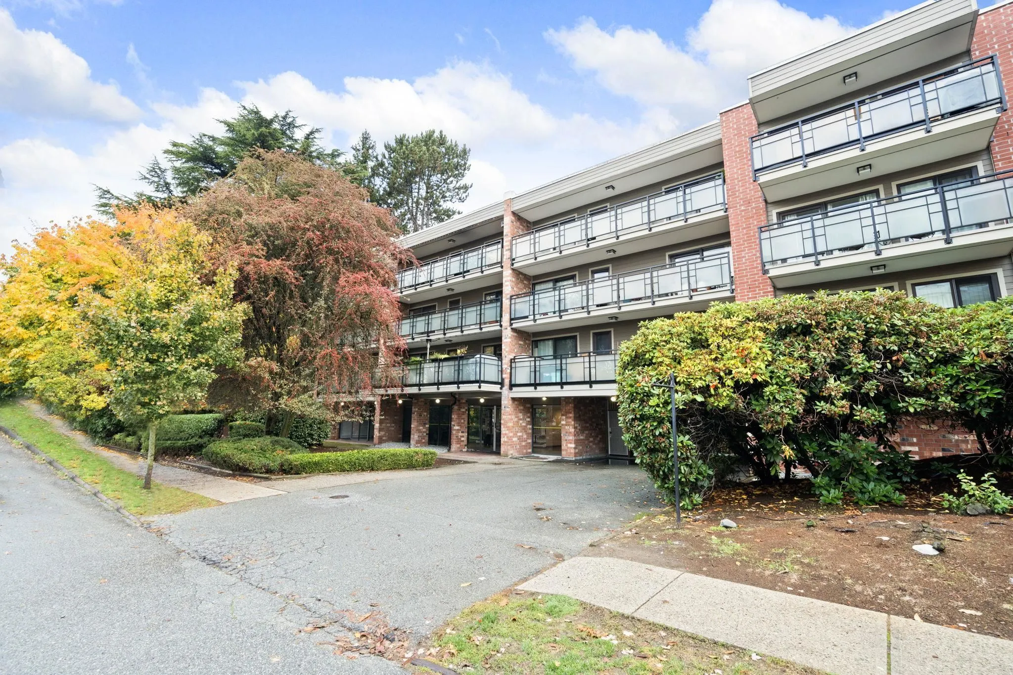 207 360 E 2nd Street