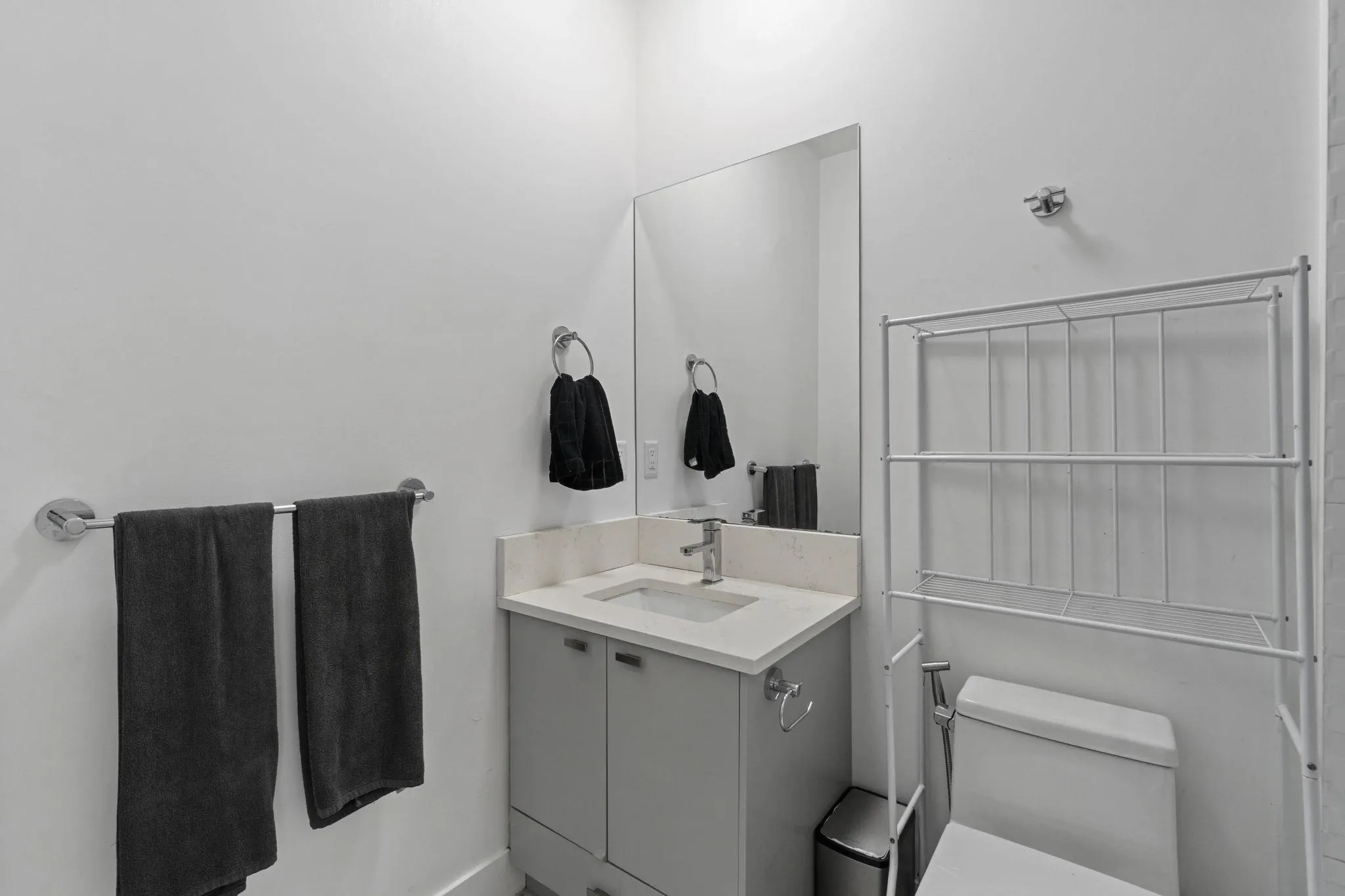 PH14 12320 222 Street