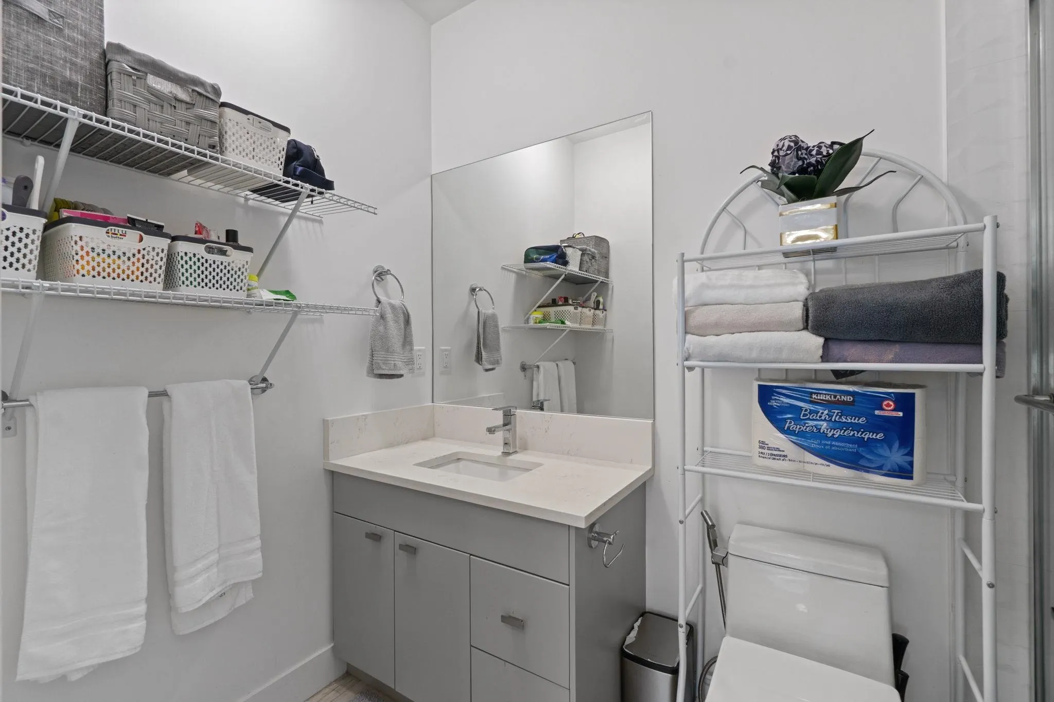 PH14 12320 222 Street