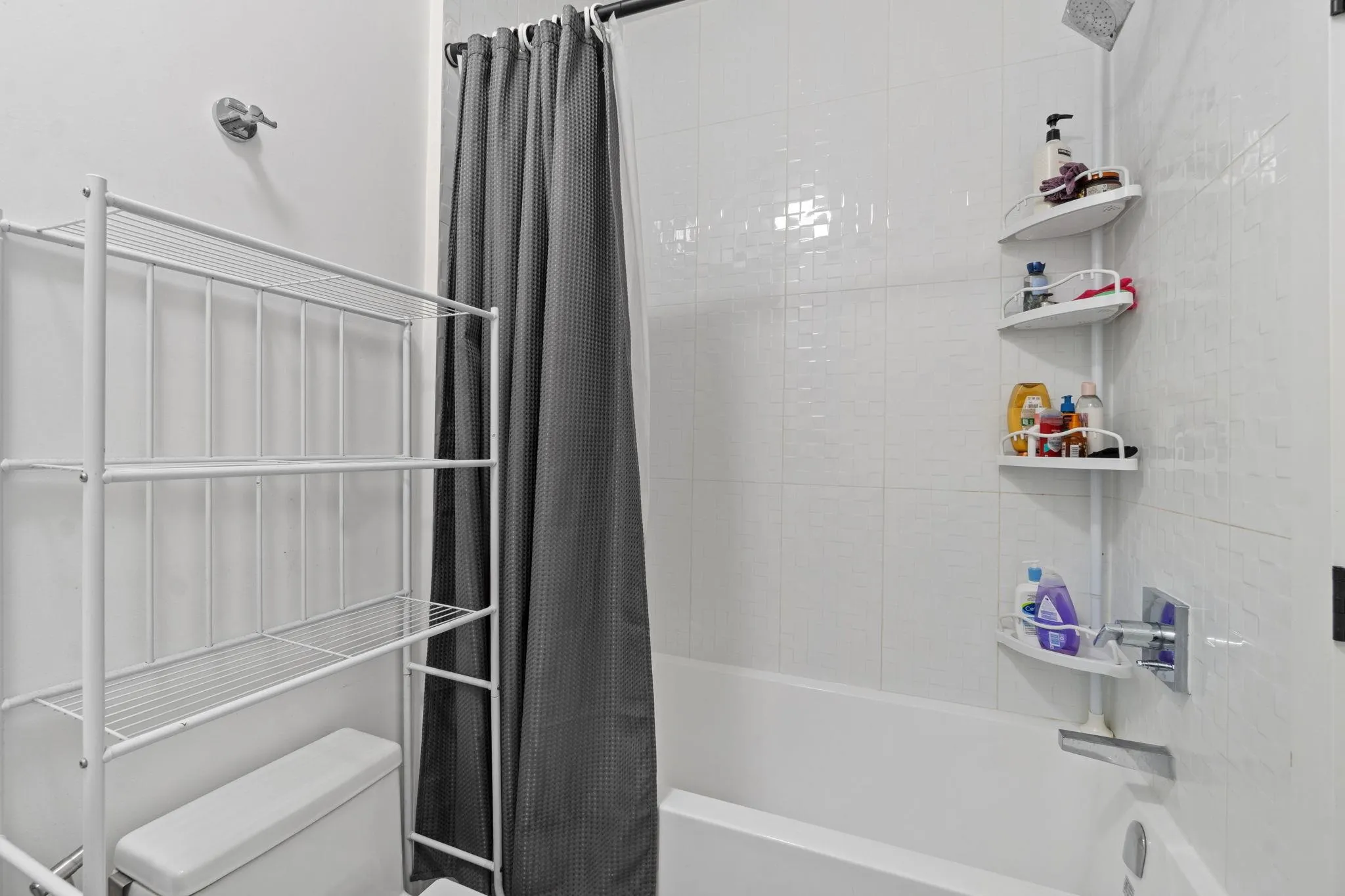 PH14 12320 222 Street