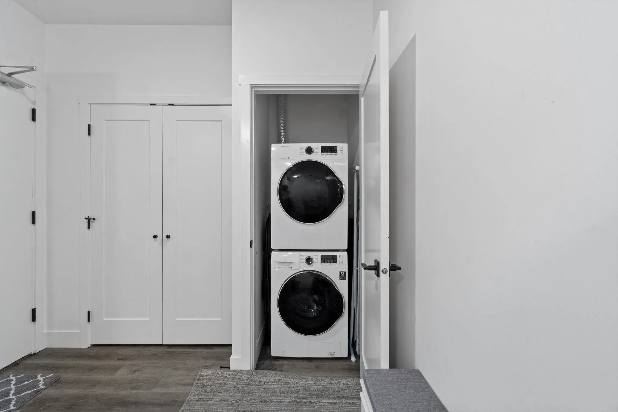 PH14 12320 222 Street