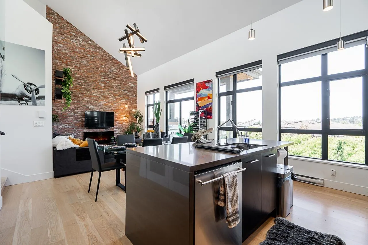 416 220 Salter Street