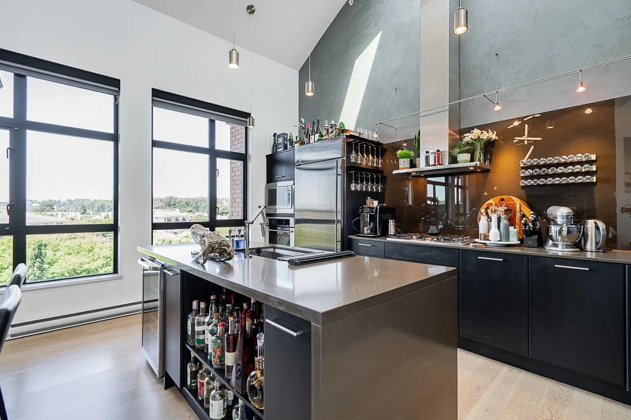 416 220 Salter Street