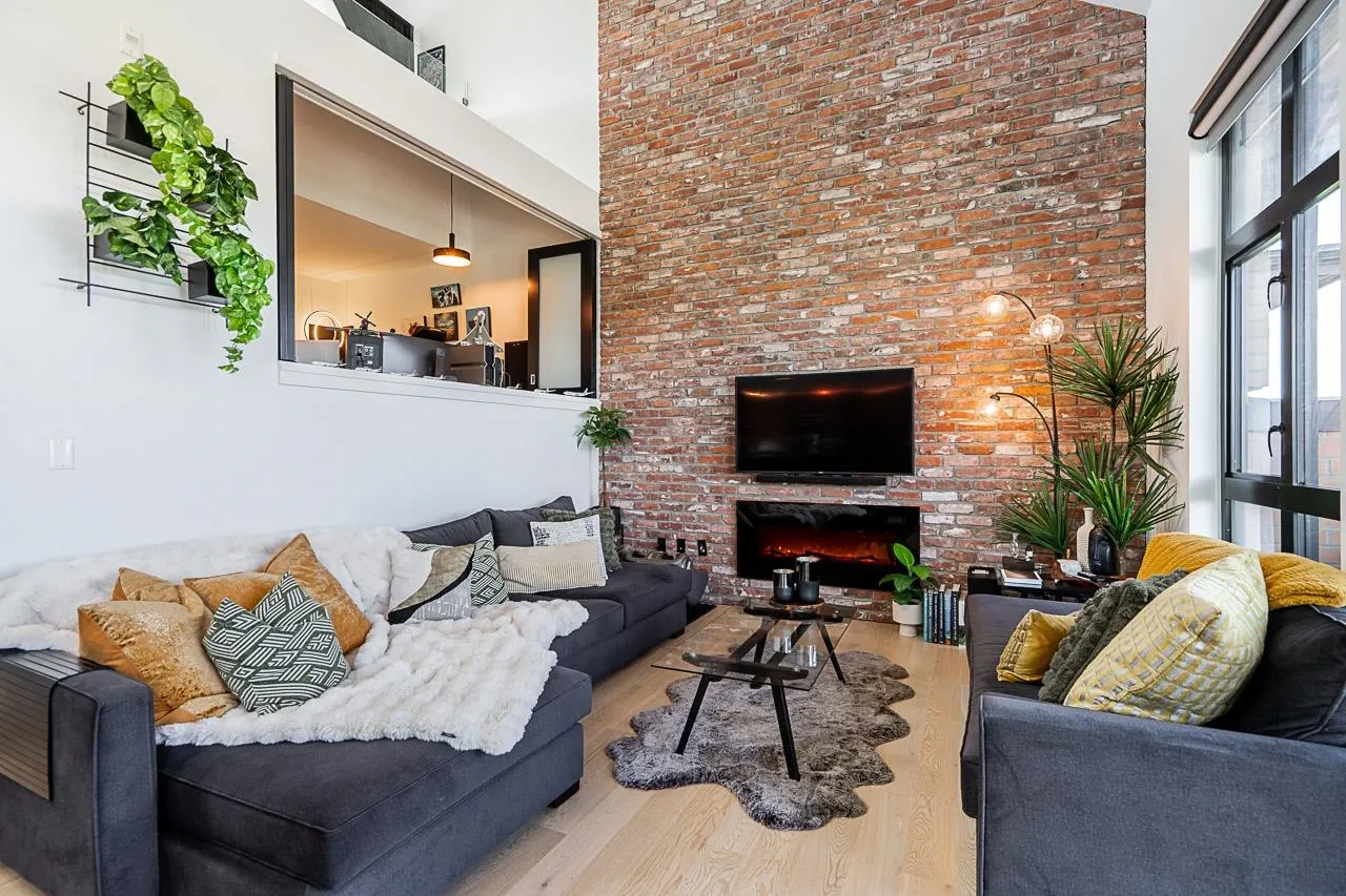 416 220 Salter Street