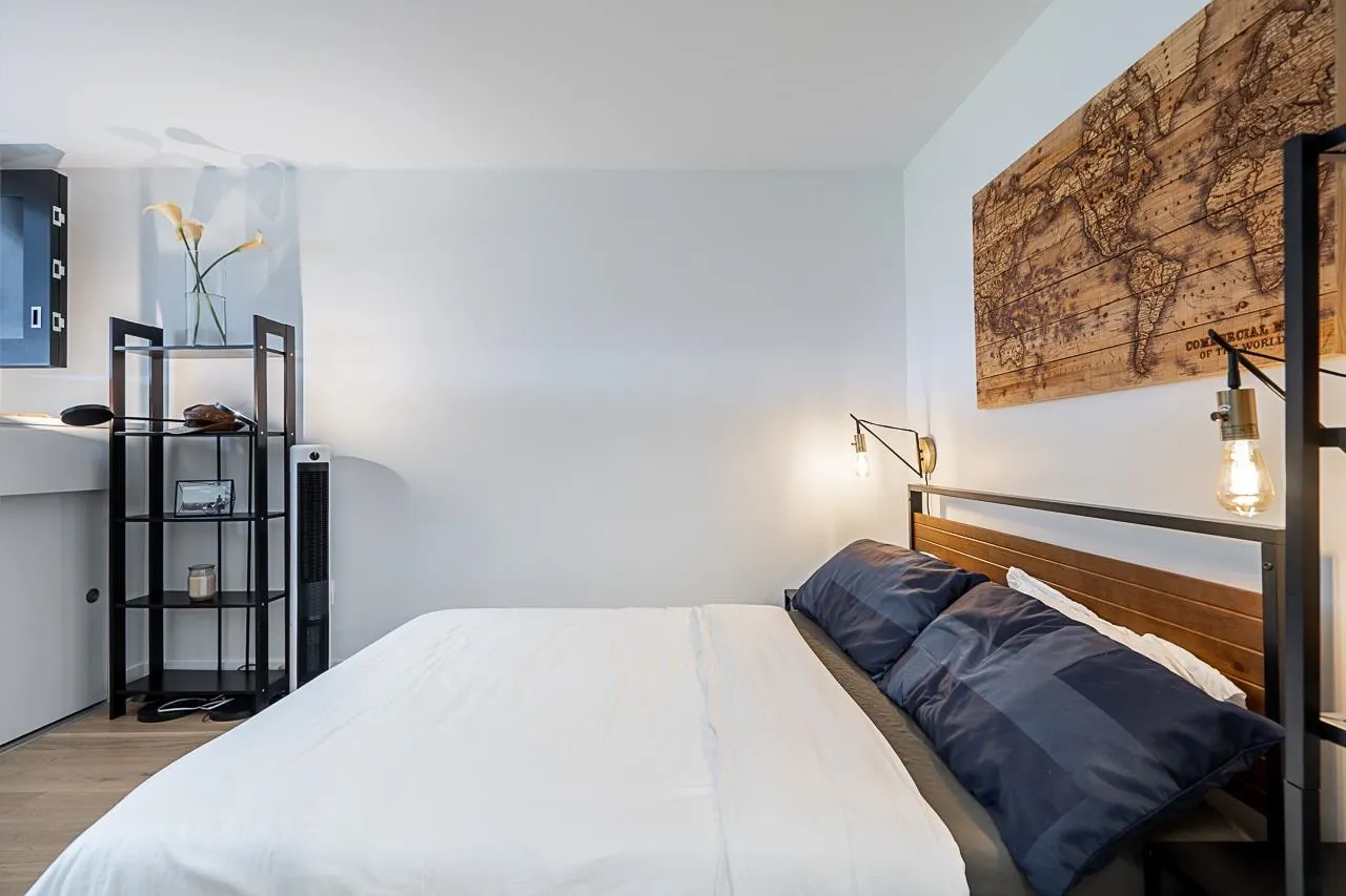 416 220 Salter Street