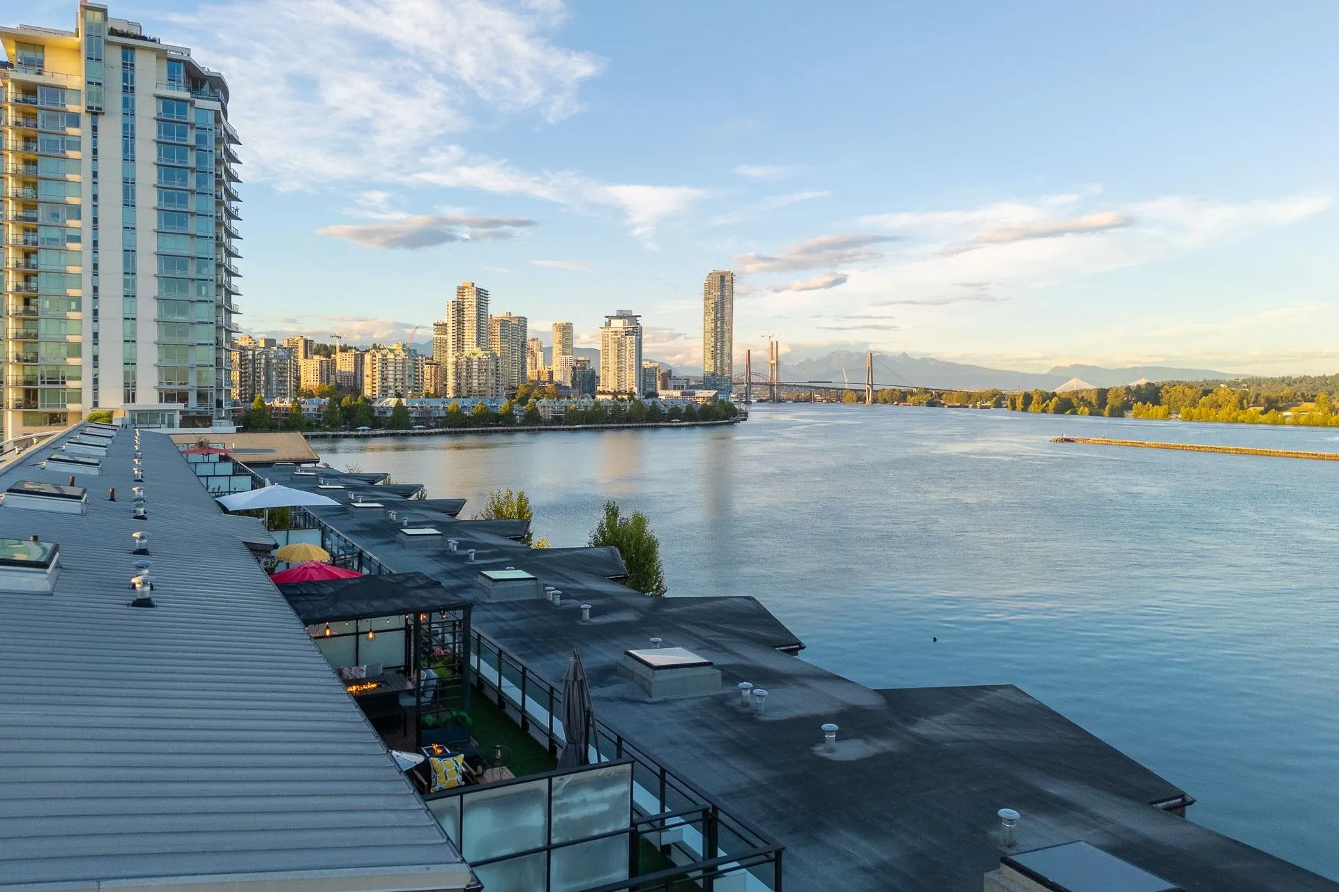 416 220 Salter Street