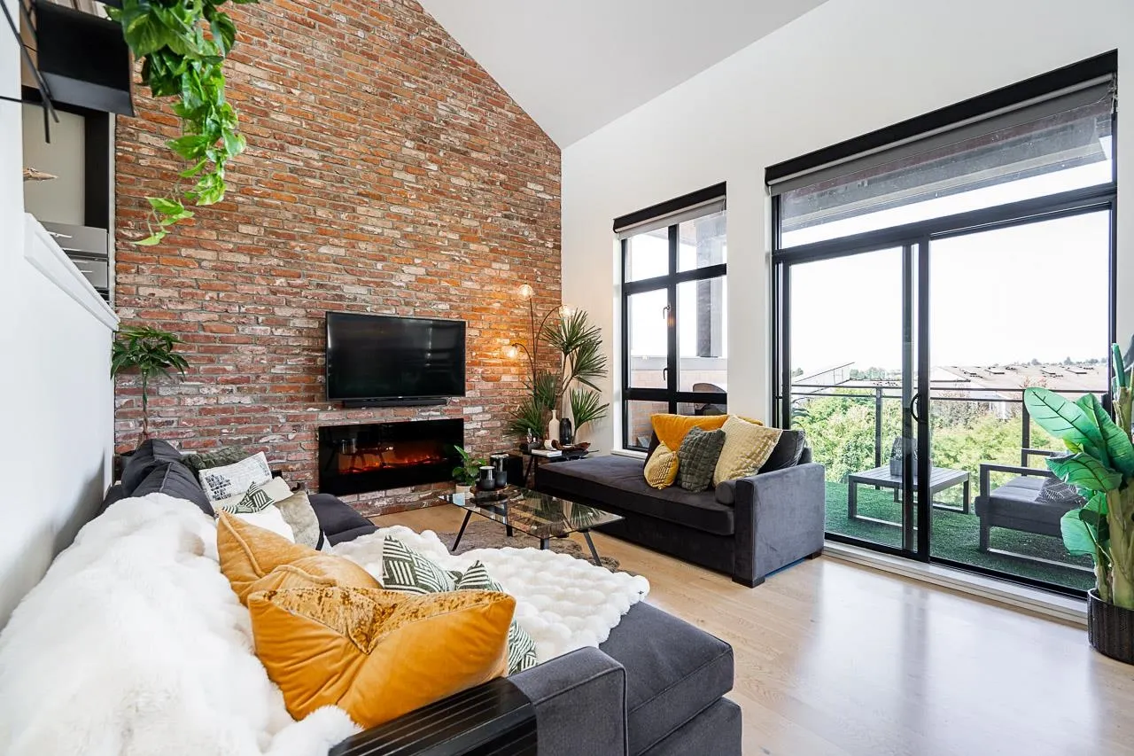 416 220 Salter Street