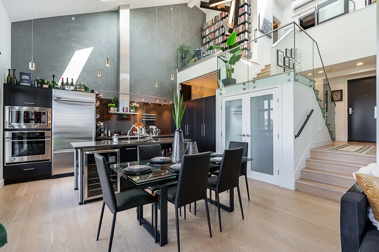 416 220 Salter Street