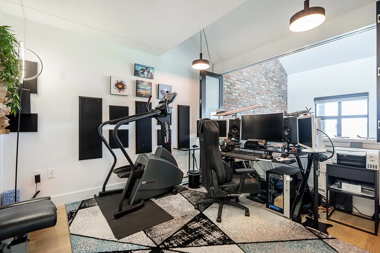 416 220 Salter Street