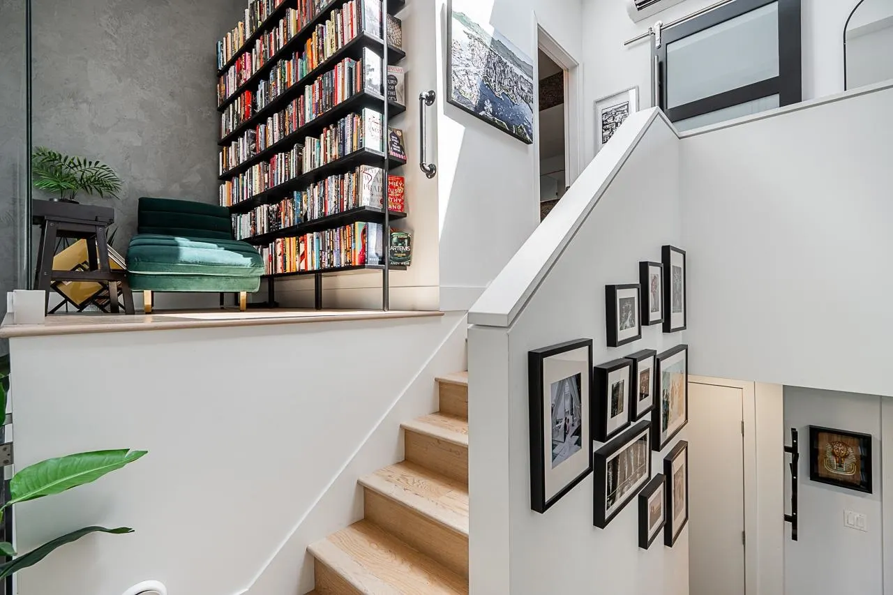 416 220 Salter Street