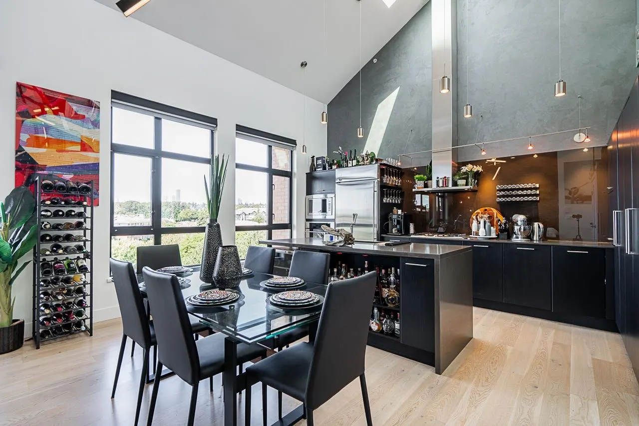 416 220 Salter Street