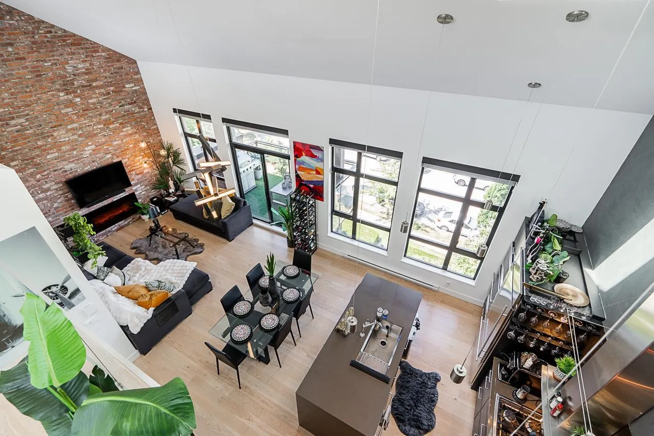 416 220 Salter Street