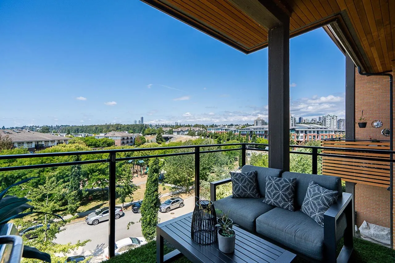 416 220 Salter Street