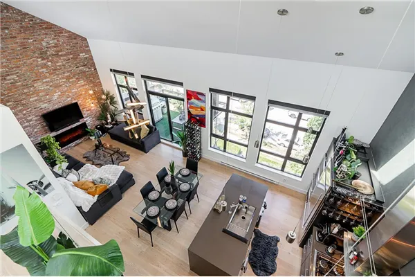 416 220 Salter Street