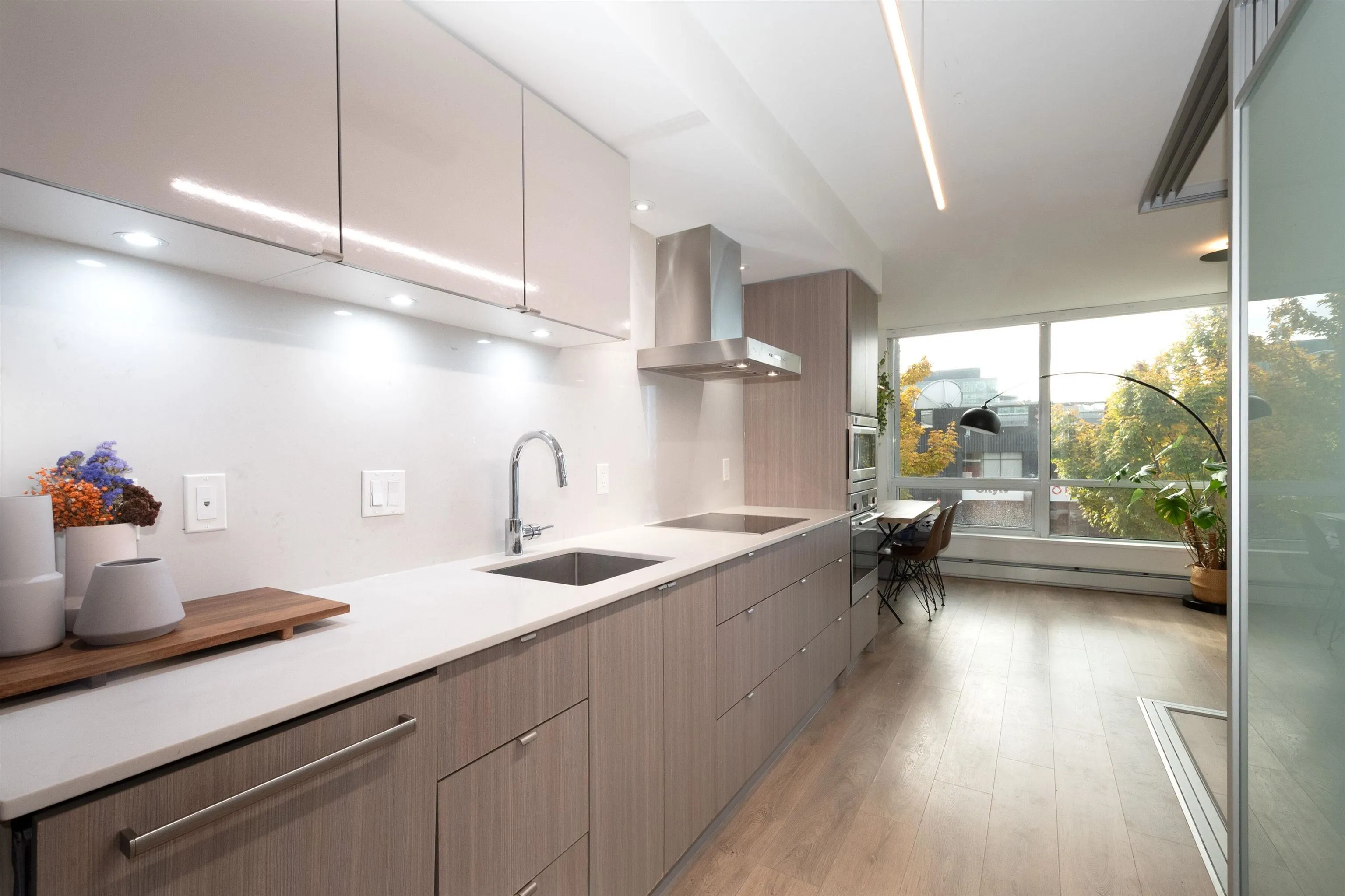 208 1788 Columbia Street