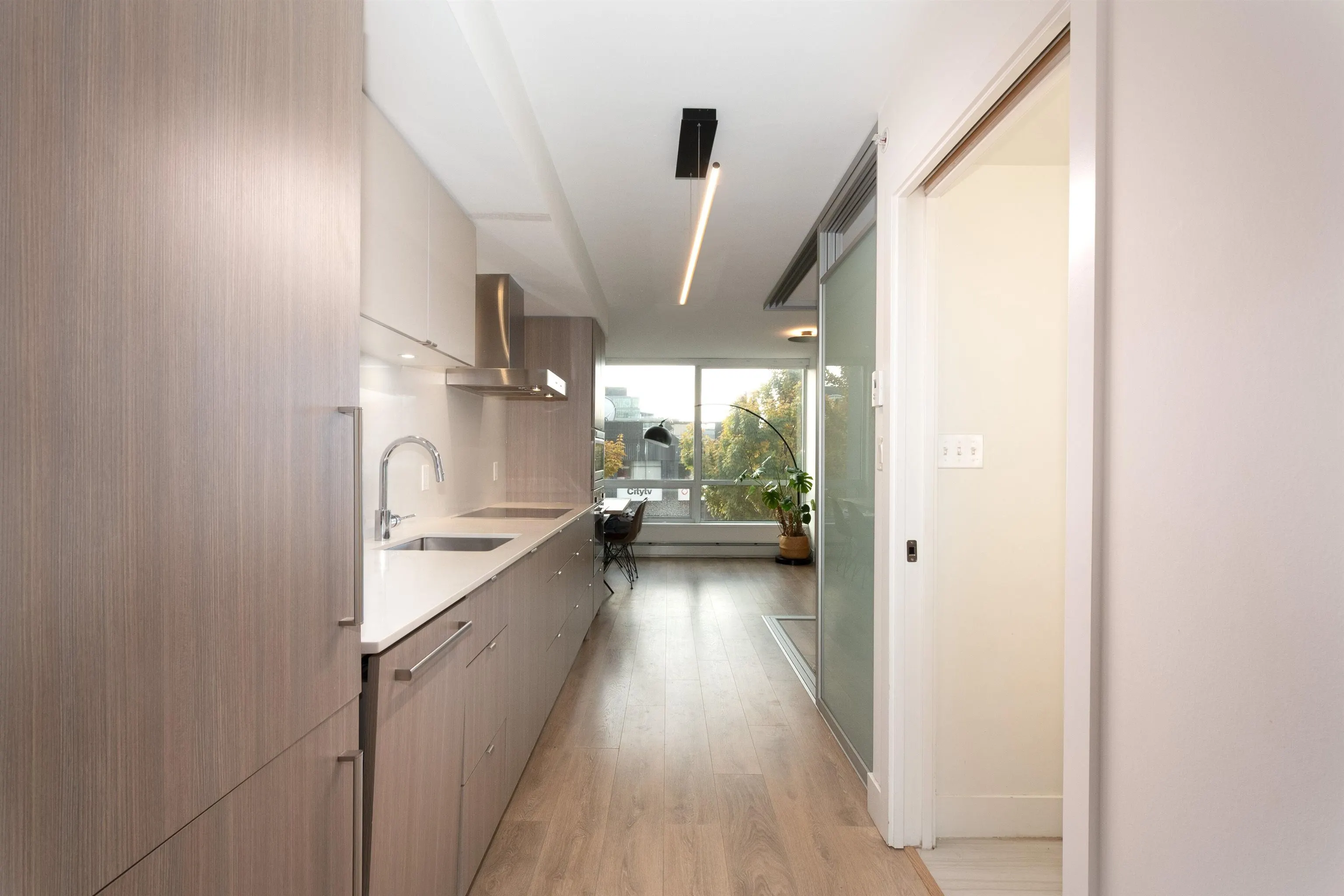 208 1788 Columbia Street