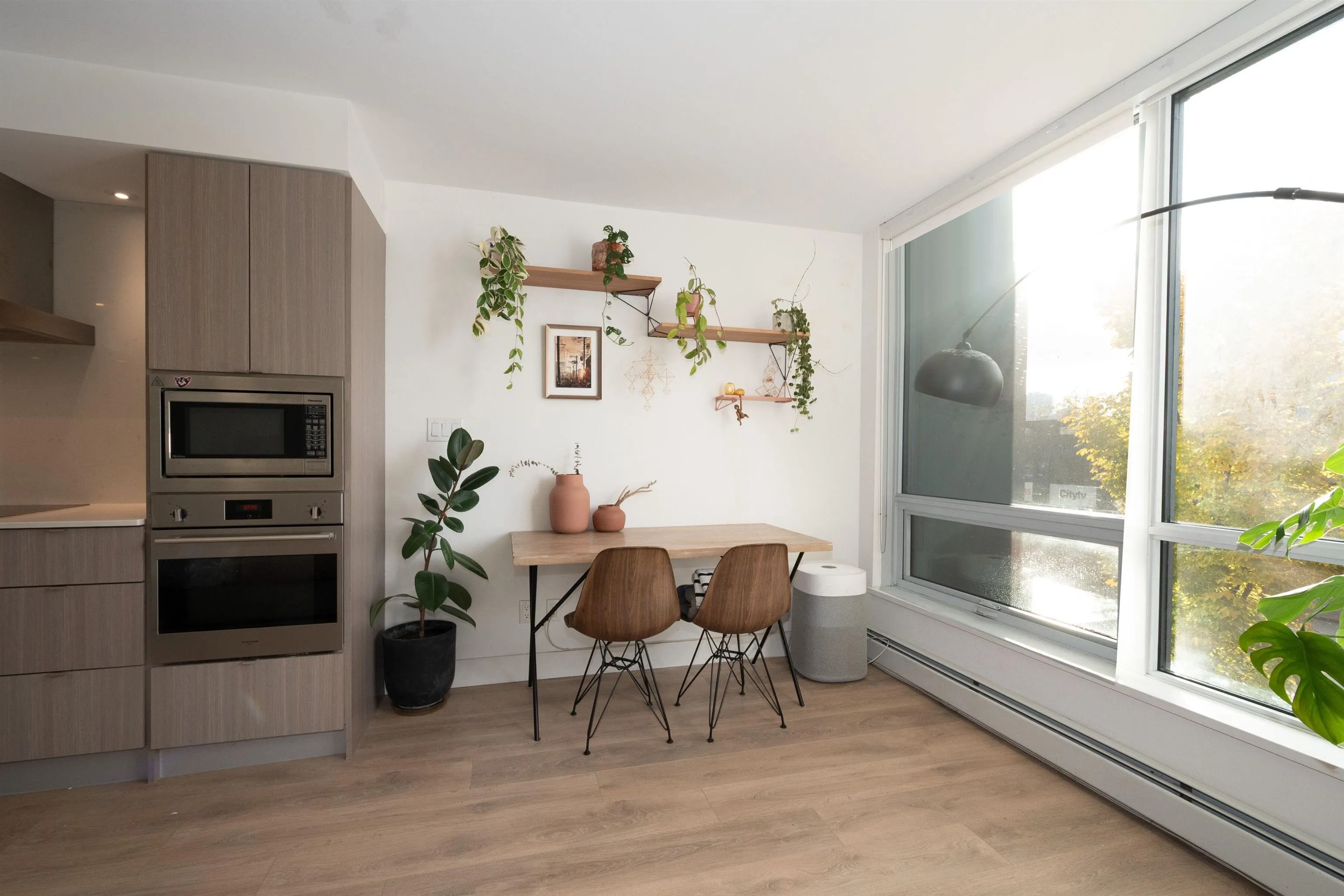 208 1788 Columbia Street