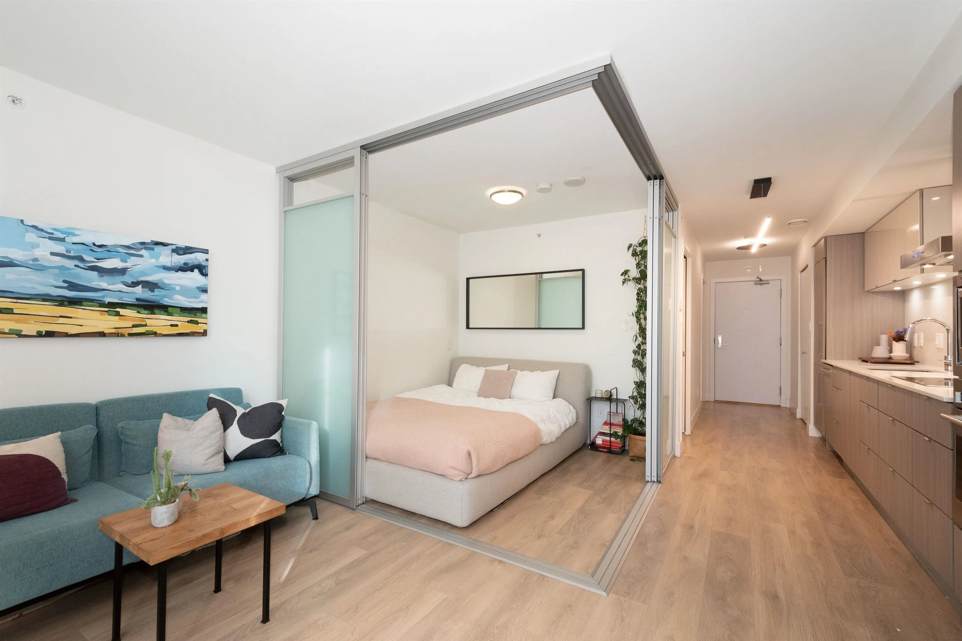 208 1788 Columbia Street