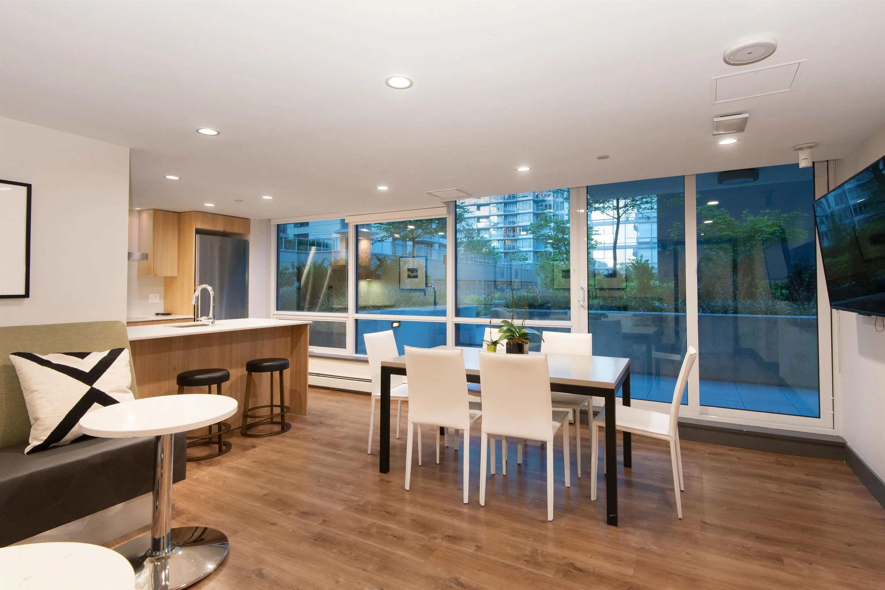 208 1788 Columbia Street