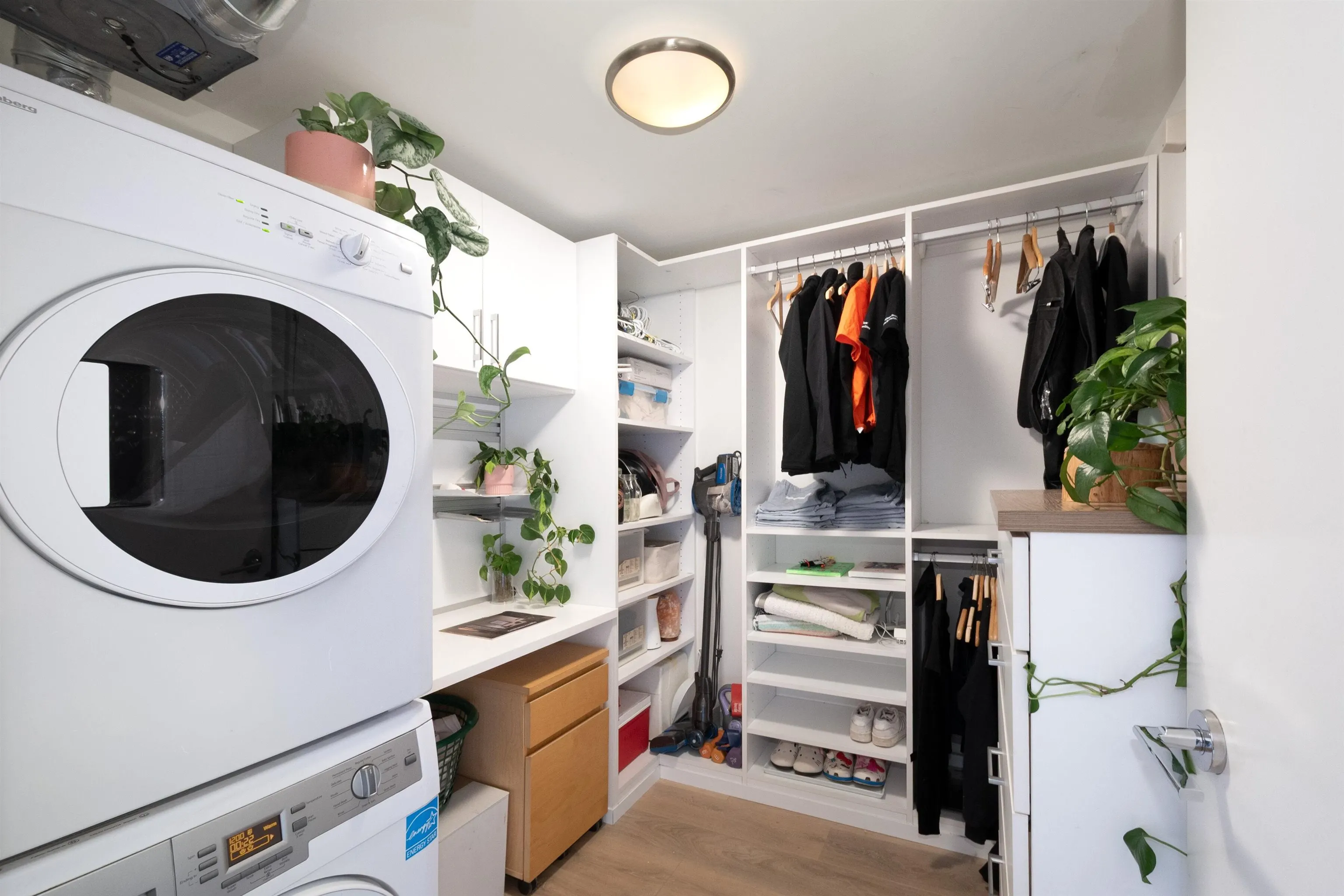 208 1788 Columbia Street