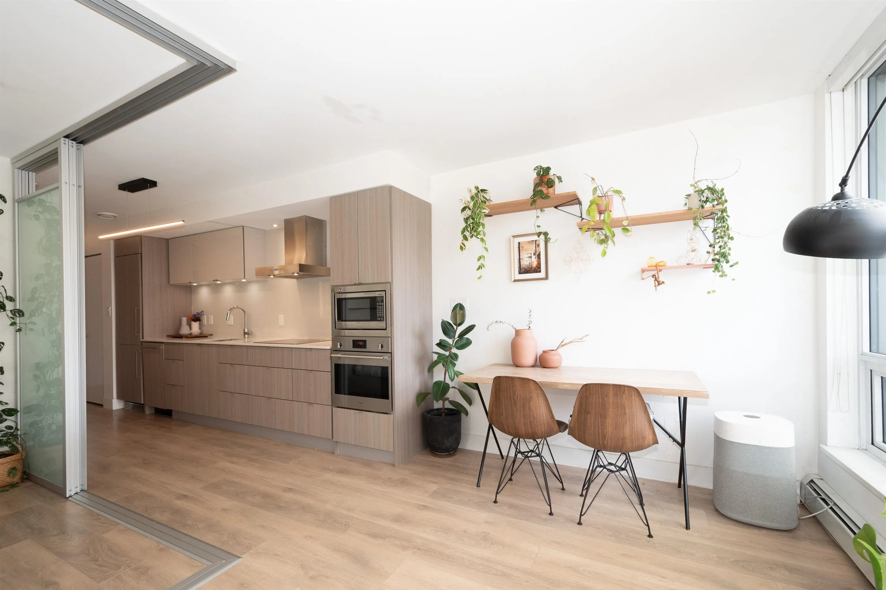 208 1788 Columbia Street