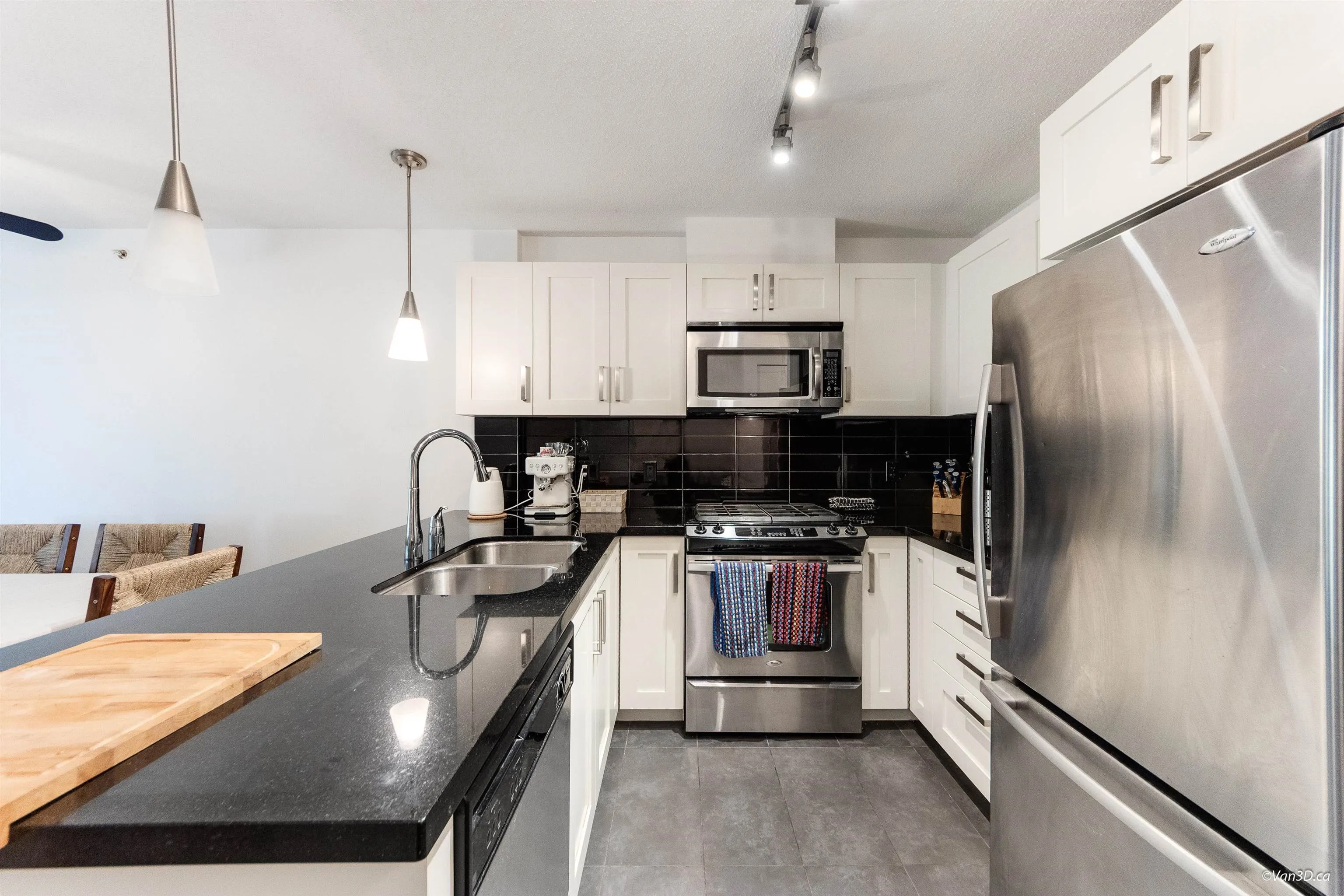 209 2133 Douglas Road