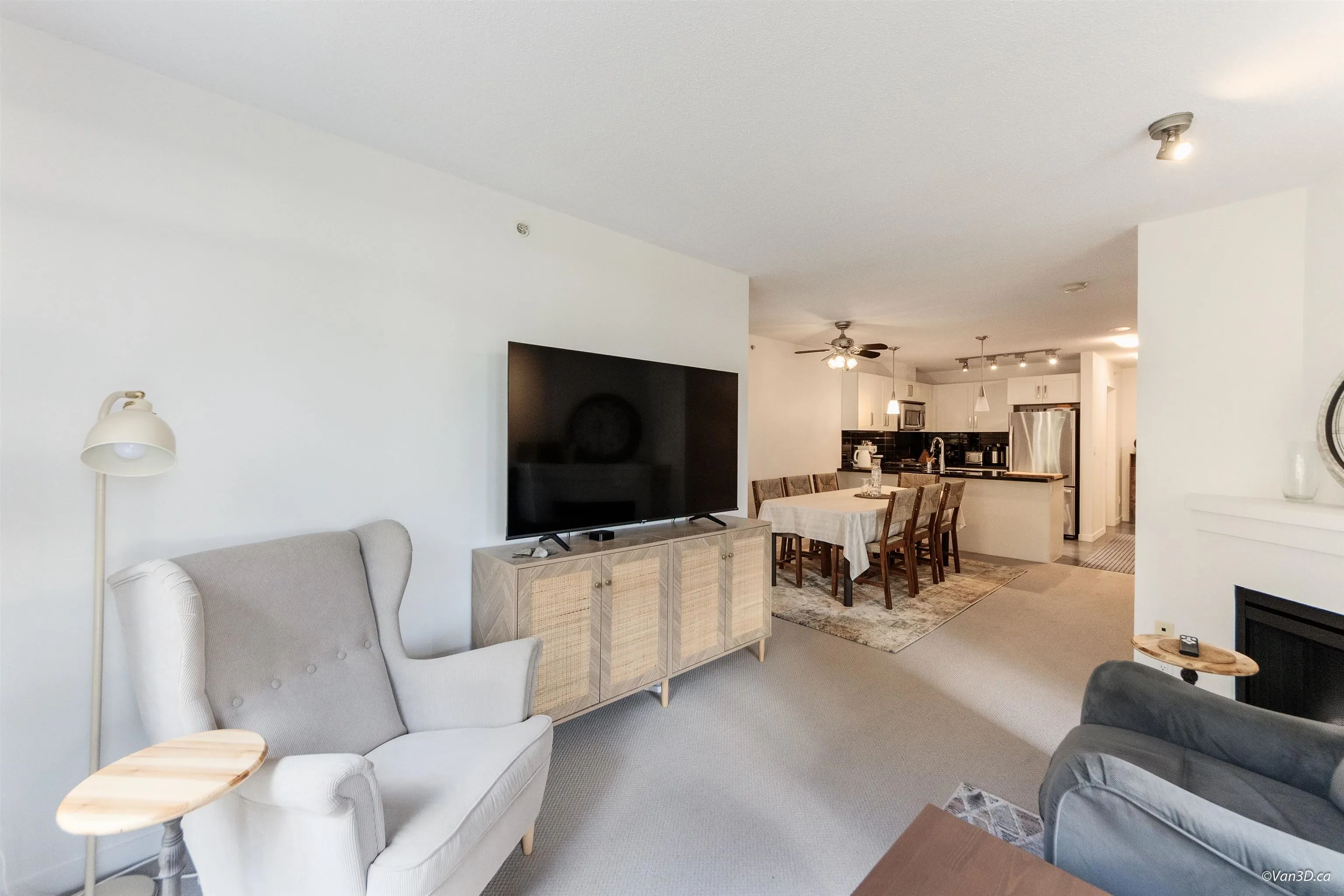 209 2133 Douglas Road